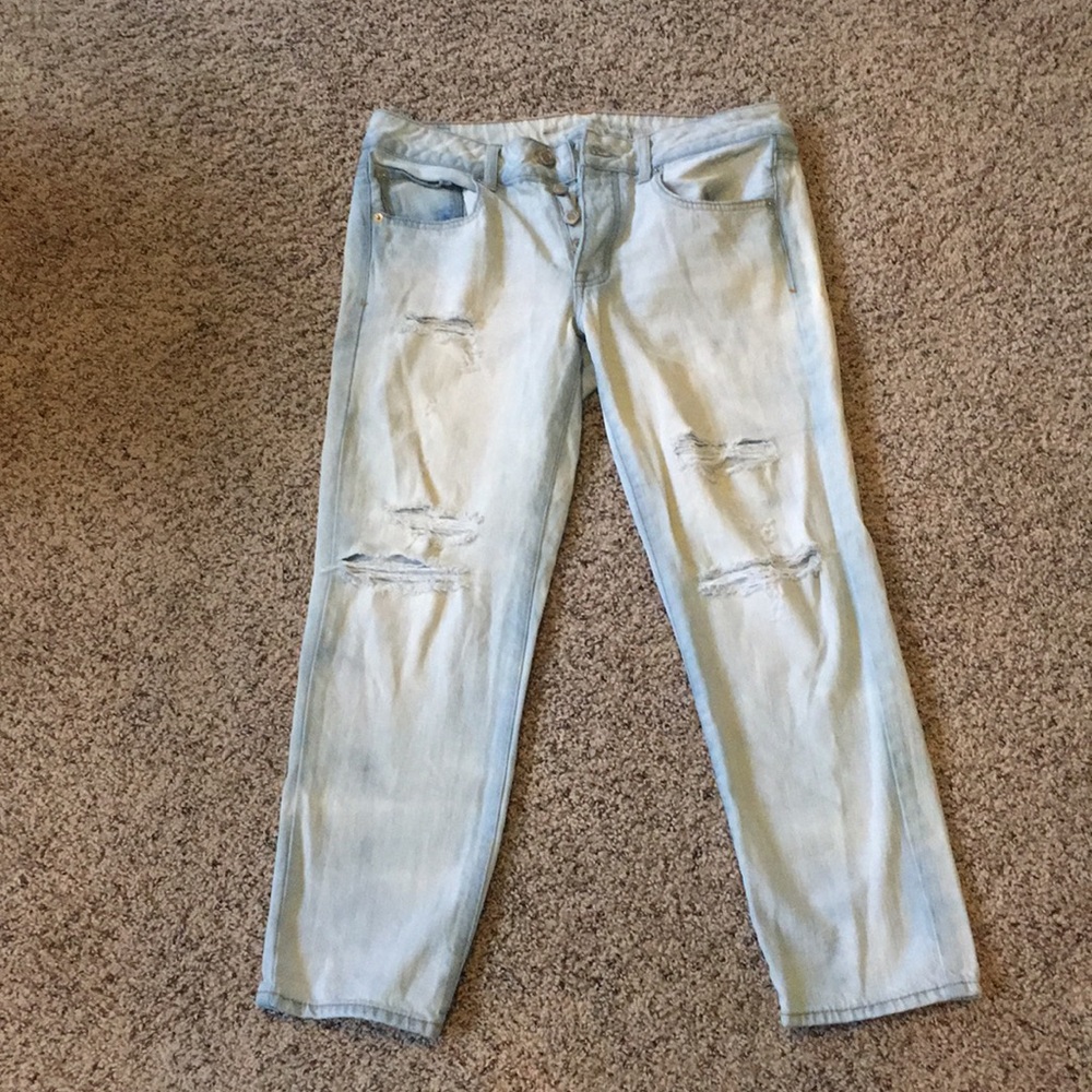 American eagle ripped jeans